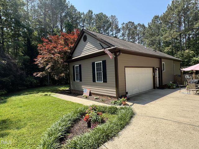 105 Perry Lane, Zebulon, NC 27597