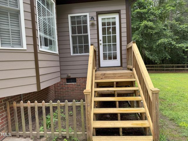 105 Perry Lane, Zebulon, NC 27597