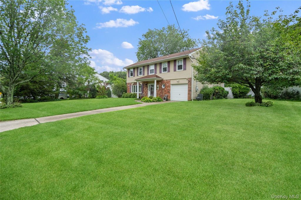 28 Block Boulevard, Port Jefferson, NY 11776 — photo 3