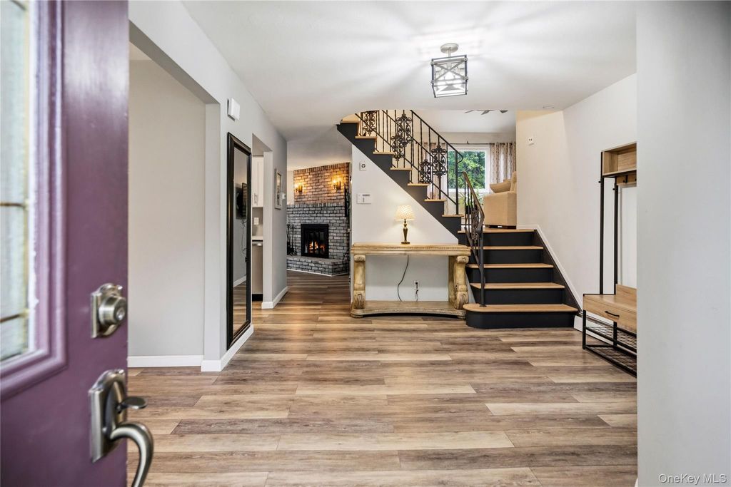 28 Block Boulevard, Port Jefferson, NY 11776 — photo 4