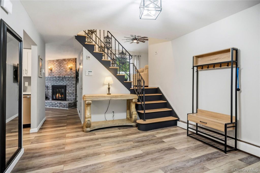 28 Block Boulevard, Port Jefferson, NY 11776 — photo 5