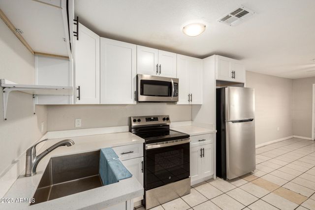 2515 E Adams Street, Phoenix, AZ 85034