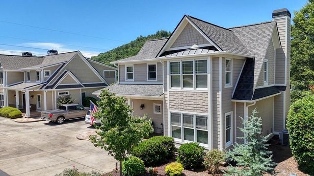 2267 Eastgate Drive, Hiawassee, GA 30546