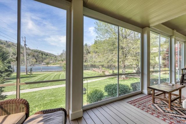 2267 Eastgate Drive, Hiawassee, GA 30546