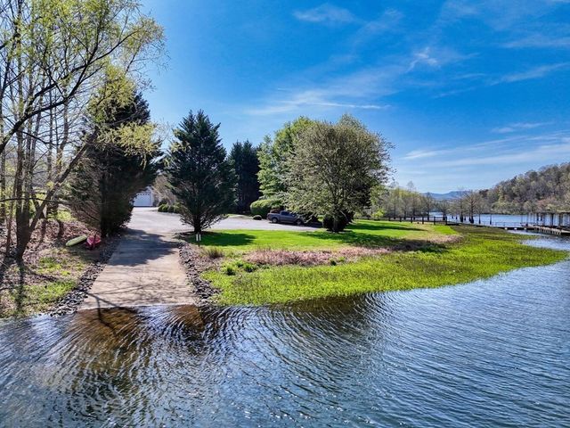 2267 Eastgate Drive, Hiawassee, GA 30546