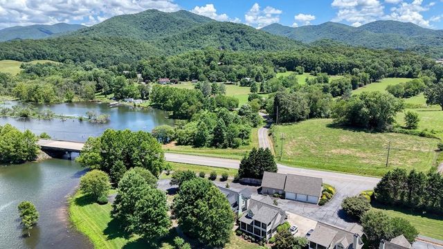 2267 Eastgate Drive, Hiawassee, GA 30546