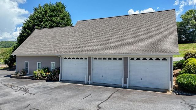 2267 Eastgate Drive, Hiawassee, GA 30546