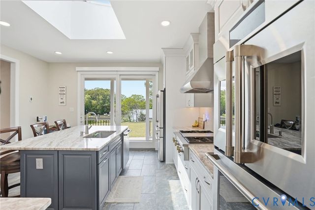 501 Glebe View Ln, Lottsburg, VA 22511