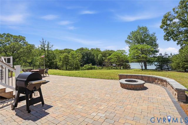501 Glebe View Ln, Lottsburg, VA 22511
