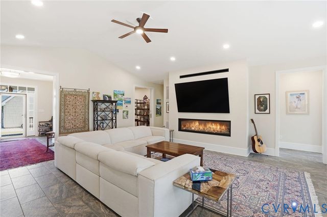 501 Glebe View Ln, Lottsburg, VA 22511