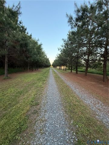 501 Glebe View Ln, Lottsburg, VA 22511