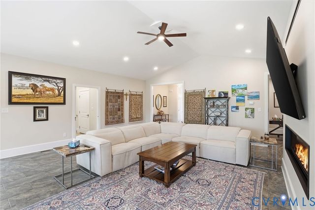 501 Glebe View Ln, Lottsburg, VA 22511