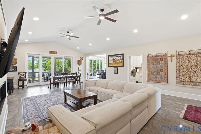 501 Glebe View Ln, Lottsburg, VA 22511