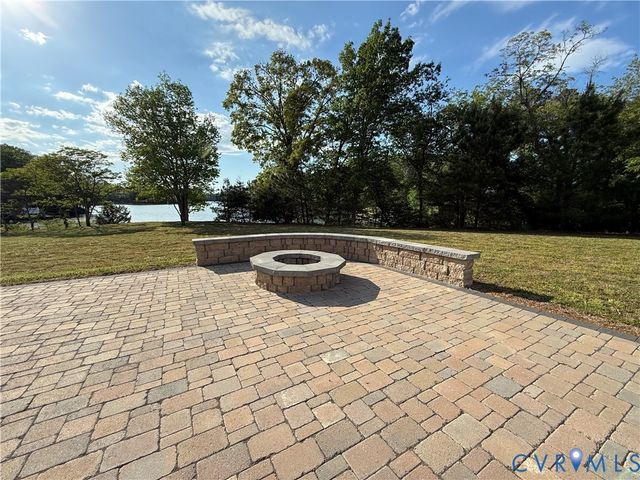 501 Glebe View Ln, Lottsburg, VA 22511