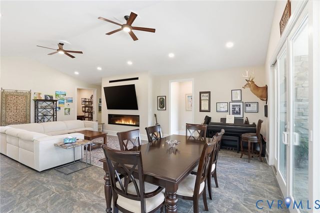 501 Glebe View Ln, Lottsburg, VA 22511