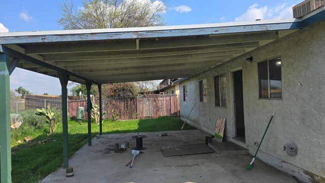 762 W Front Street, Farmersville, CA 93223