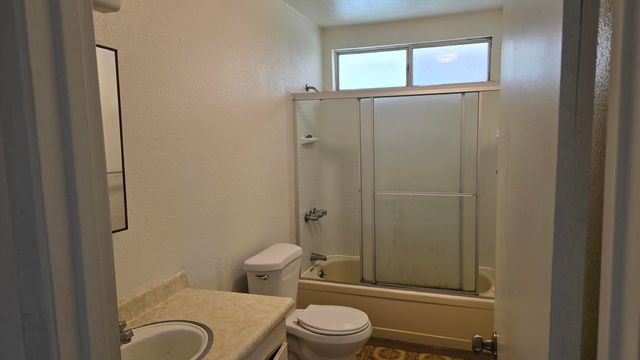 762 W Front Street, Farmersville, CA 93223