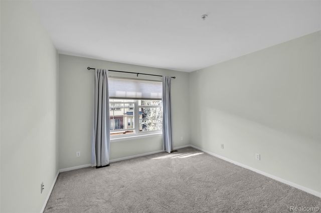 3214 Camden Drive Unit 28, Troy, MI 48084