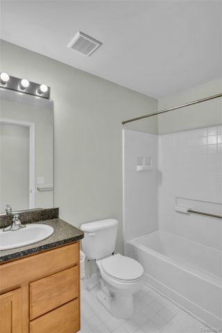 3214 Camden Drive Unit 28, Troy, MI 48084