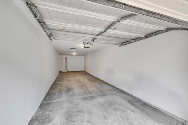 3214 Camden Drive Unit 28, Troy, MI 48084