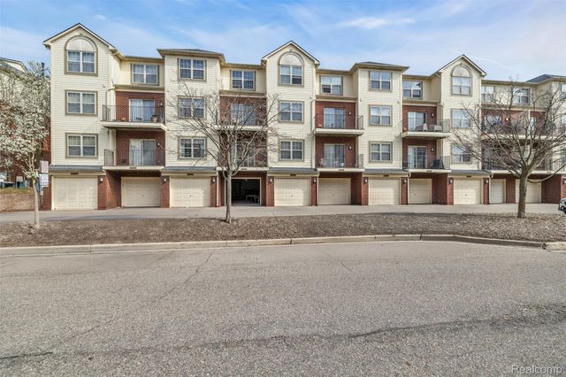 3214 Camden Drive Unit 28, Troy, MI 48084