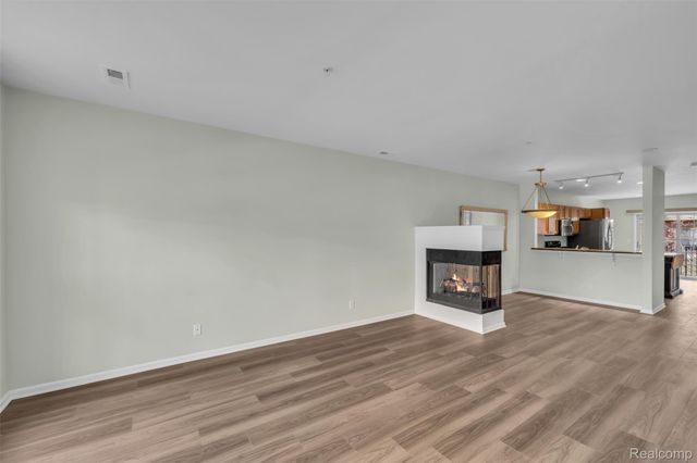 3214 Camden Drive Unit 28, Troy, MI 48084