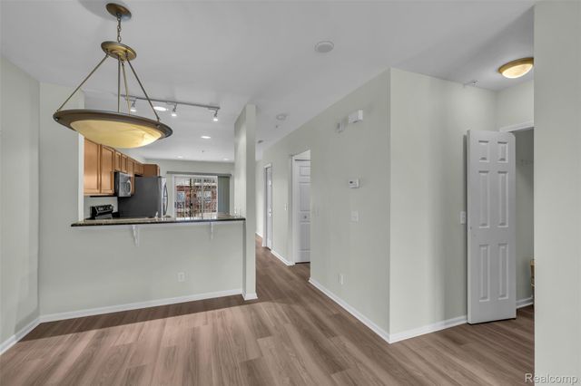 3214 Camden Drive Unit 28, Troy, MI 48084