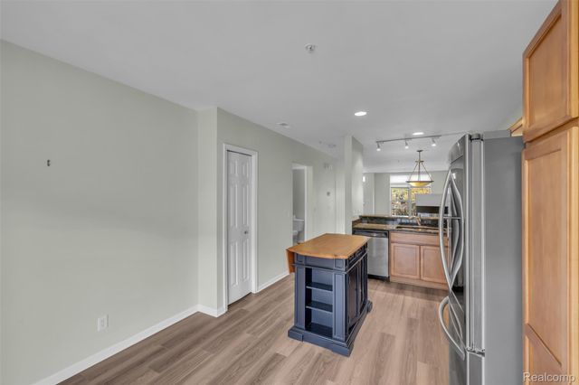 3214 Camden Drive Unit 28, Troy, MI 48084