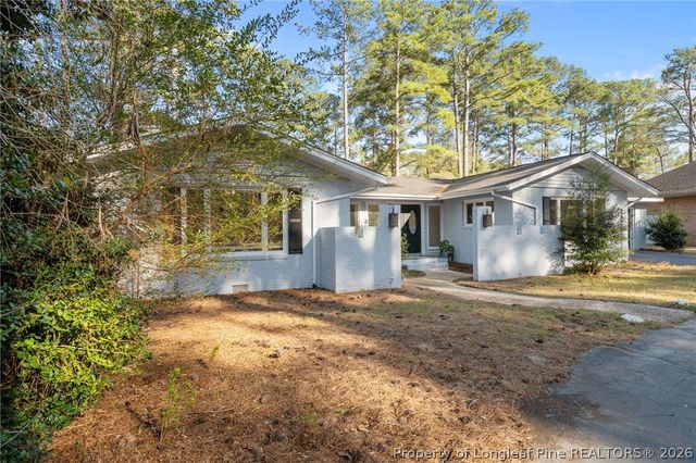 10 Fairway Drive, Whispering Pines, NC 28327