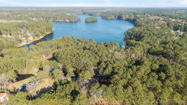 10 Fairway Drive, Whispering Pines, NC 28327