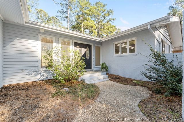 10 Fairway Drive, Whispering Pines, NC 28327