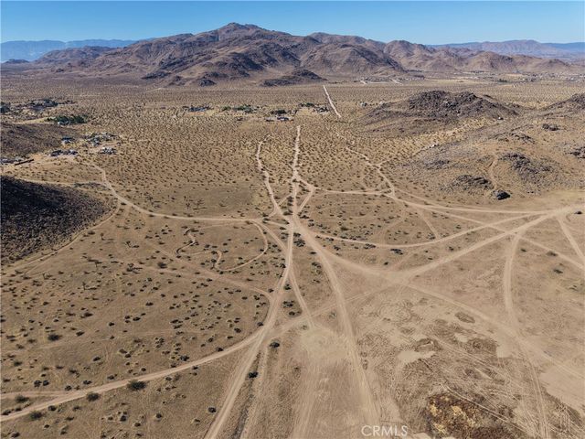 1 Fairview Valley, Apple Valley, CA 92307