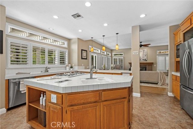 7 Skylark, Laguna Hills, CA 92679