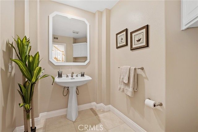 7 Skylark, Laguna Hills, CA 92679