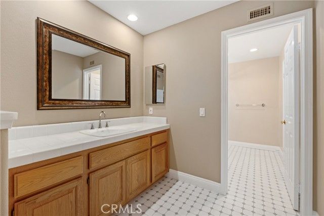 7 Skylark, Laguna Hills, CA 92679