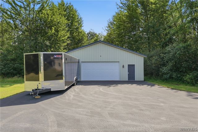6901 Hatter Road, Newfane, NY 14108