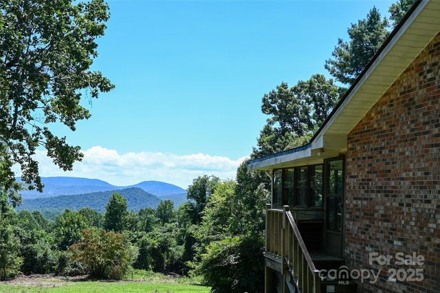 371 Heatherly Heights Road, Saluda, NC 28773