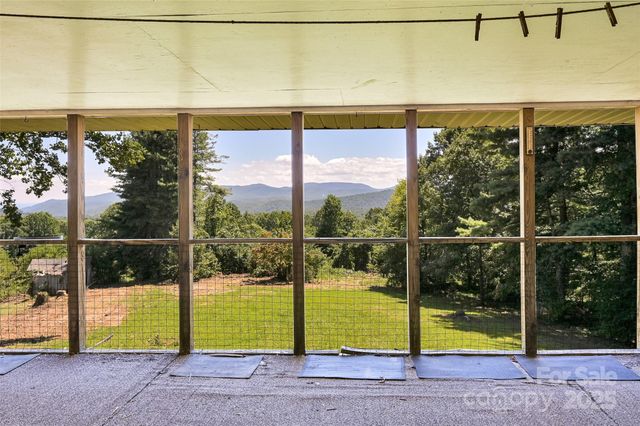 371 Heatherly Heights Road, Saluda, NC 28773