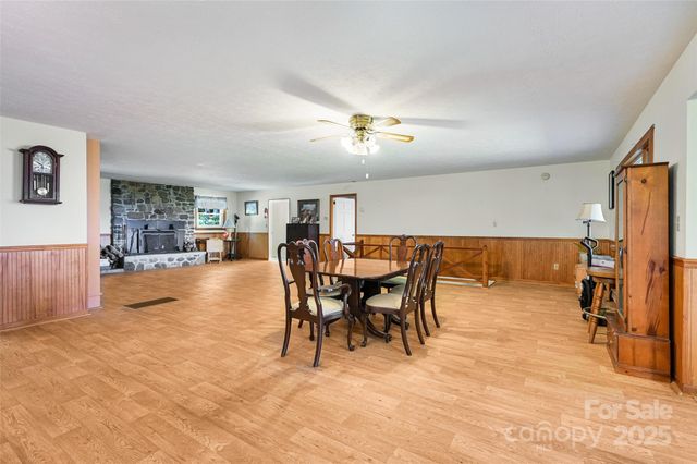 371 Heatherly Heights Road, Saluda, NC 28773
