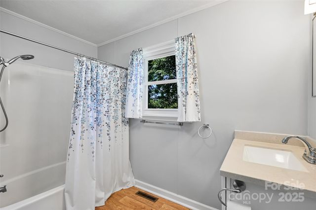 371 Heatherly Heights Road, Saluda, NC 28773