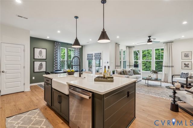 18752 Palisades Cove Trl, Moseley, VA 23120