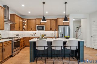 18752 Palisades Cove Trl, Moseley, VA 23120