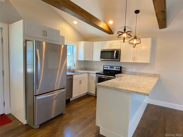 230 State Route 32 N, New Paltz, NY 12561