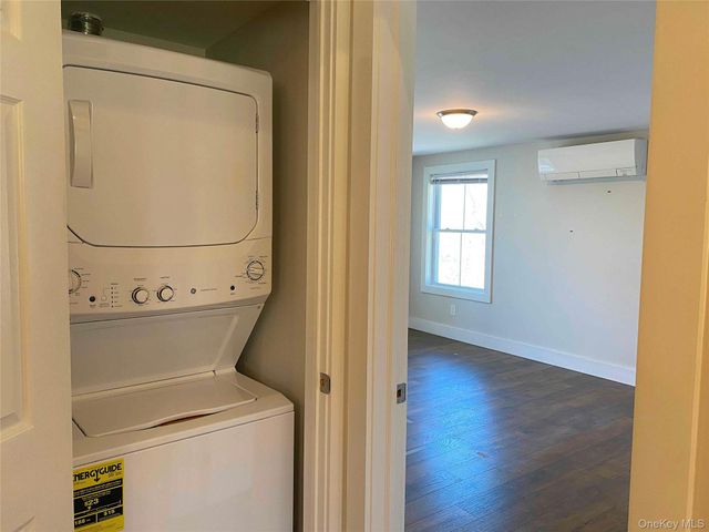 230 State Route 32 N, New Paltz, NY 12561