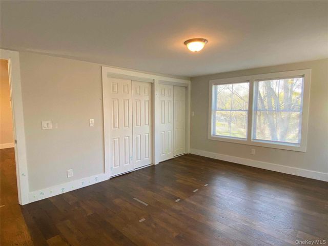 230 State Route 32 N, New Paltz, NY 12561