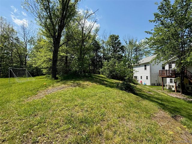 230 State Route 32 N, New Paltz, NY 12561