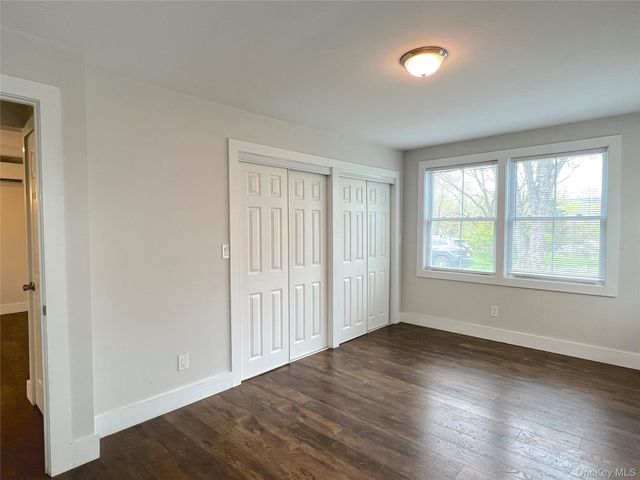 230 State Route 32 N, New Paltz, NY 12561