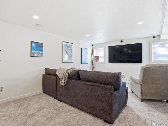 2136 E 98th Ave, Thornton, CO 80229