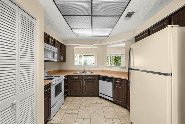 14 Dunwoody Springs Drive, Sandy Springs, GA 30328