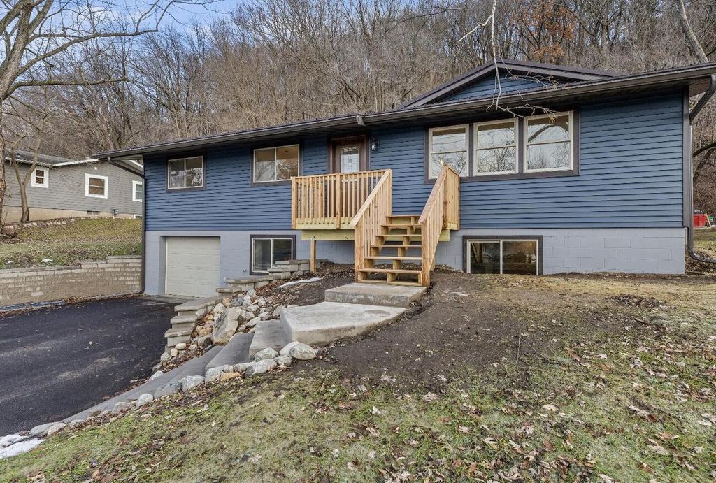 3731 Cliffside DRIVE, La Crosse, WI 54601